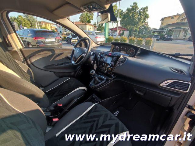 LANCIA Ypsilon 1.2 69 CV 5 porte Platinum