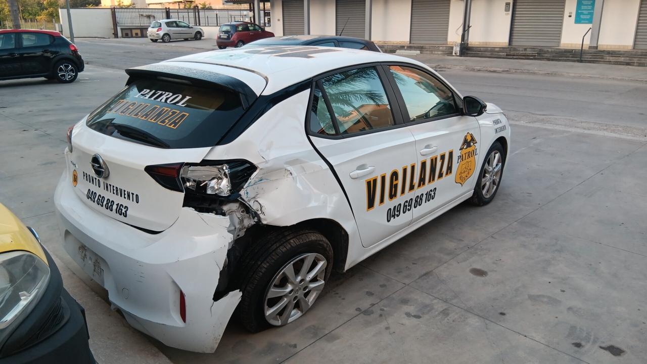 Opel Corsa incidentata sinistrata mondialcars 023