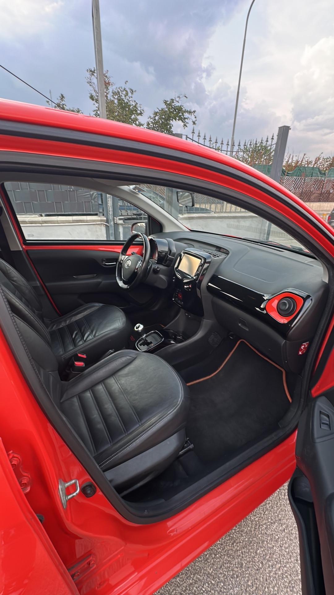 Toyota Aygo 1.0 VVT-i 69 CV 5 porte x-pure MMT 2016