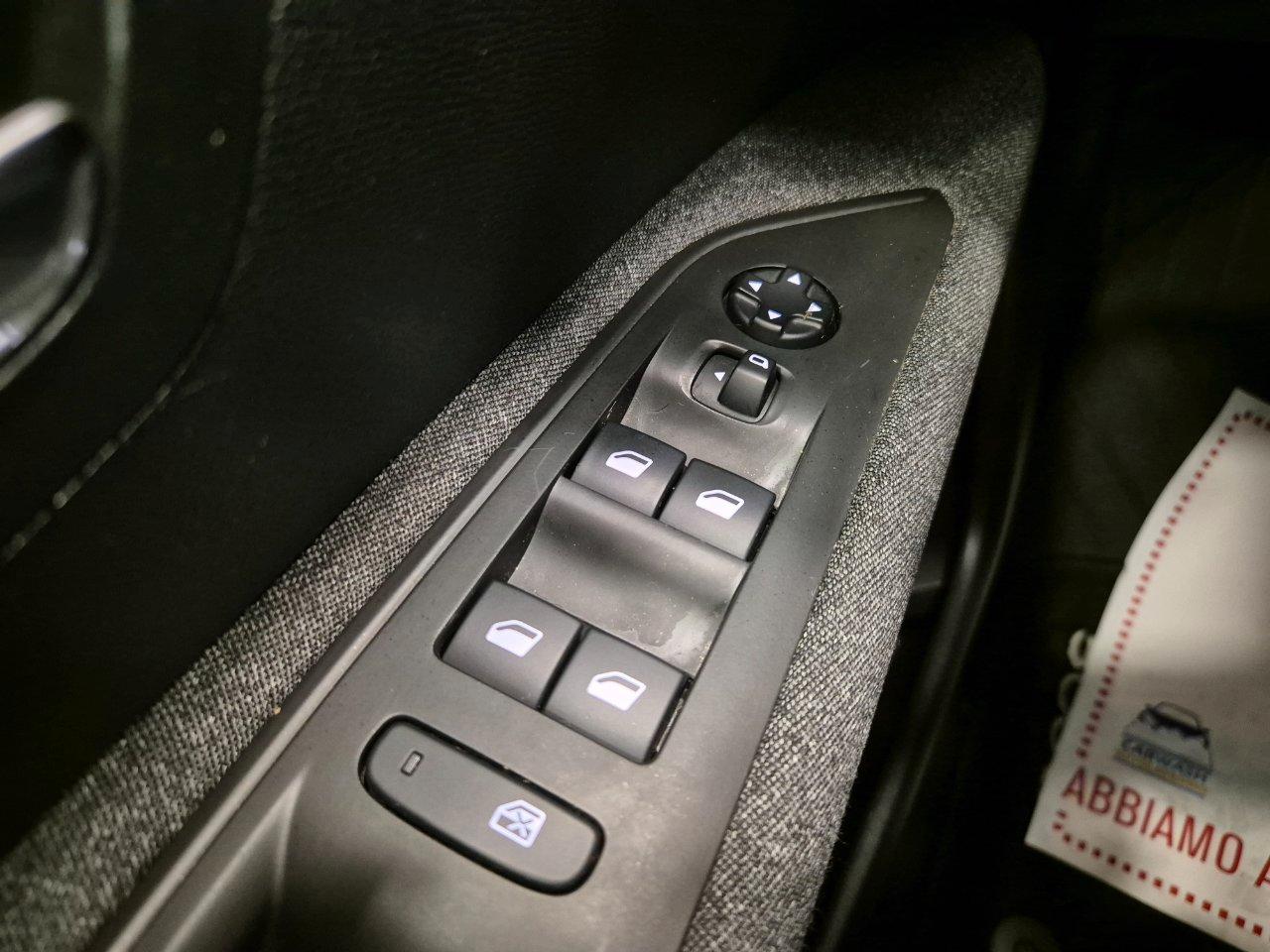 Peugeot 3008 1.6 bluehdi Access 120cv - UNIPROPRIETARIO - NEOPATENTATI - Sens. Park. - Cruise/Lim