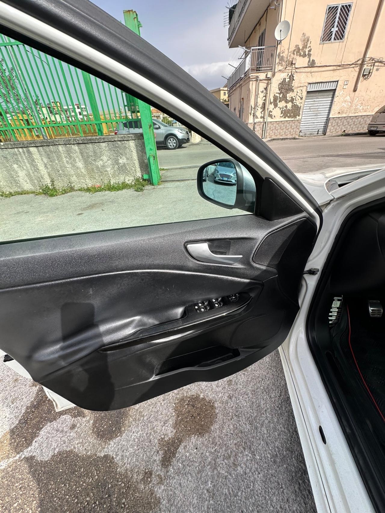 Alfa Romeo Giulietta 1.6 JTDm-2 105 CV Distinctive