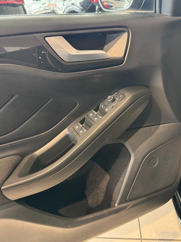 Ford Focus 1.0 ecoboost h ST-Line Design 125cv powershift Neo