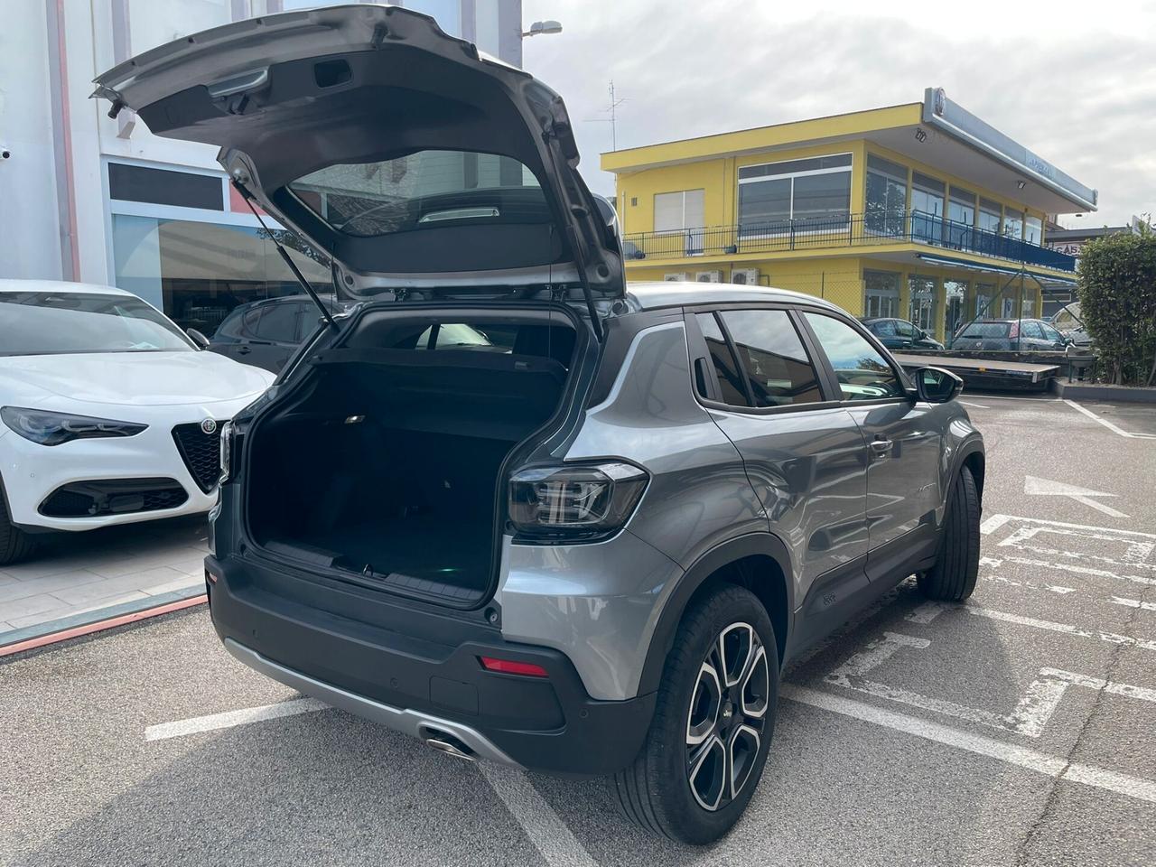 Jeep Avenger 1.2 Turbo 100 CV Summit