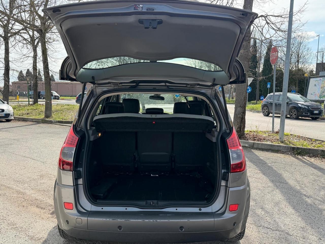 Renault Scenic Grand Scénic 1.6 16V GPL Serie Speciale PlayStation Portable