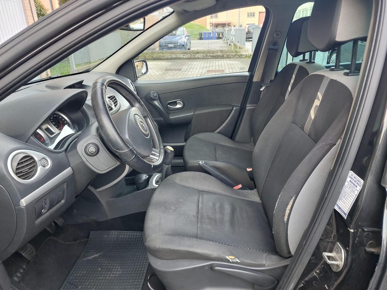 Renault Clio 1.2 16V 5 porte Le Iene