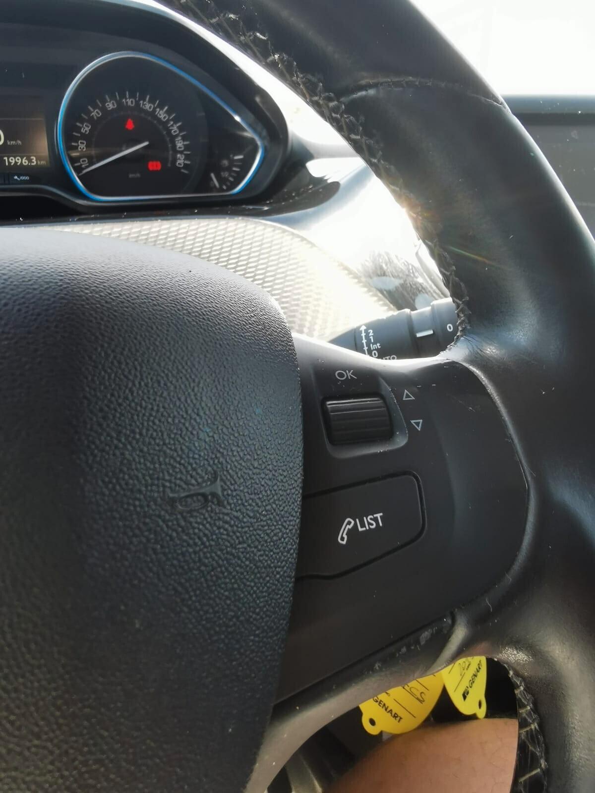 Peugeot 2008 BlueHDi 100 Allure 2017 NAV/RETROC.