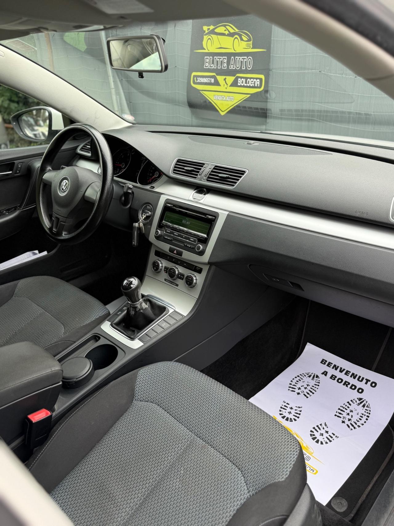 Volkswagen PASSAT 1.6 TDI 2013 SW BLUEMOTION
