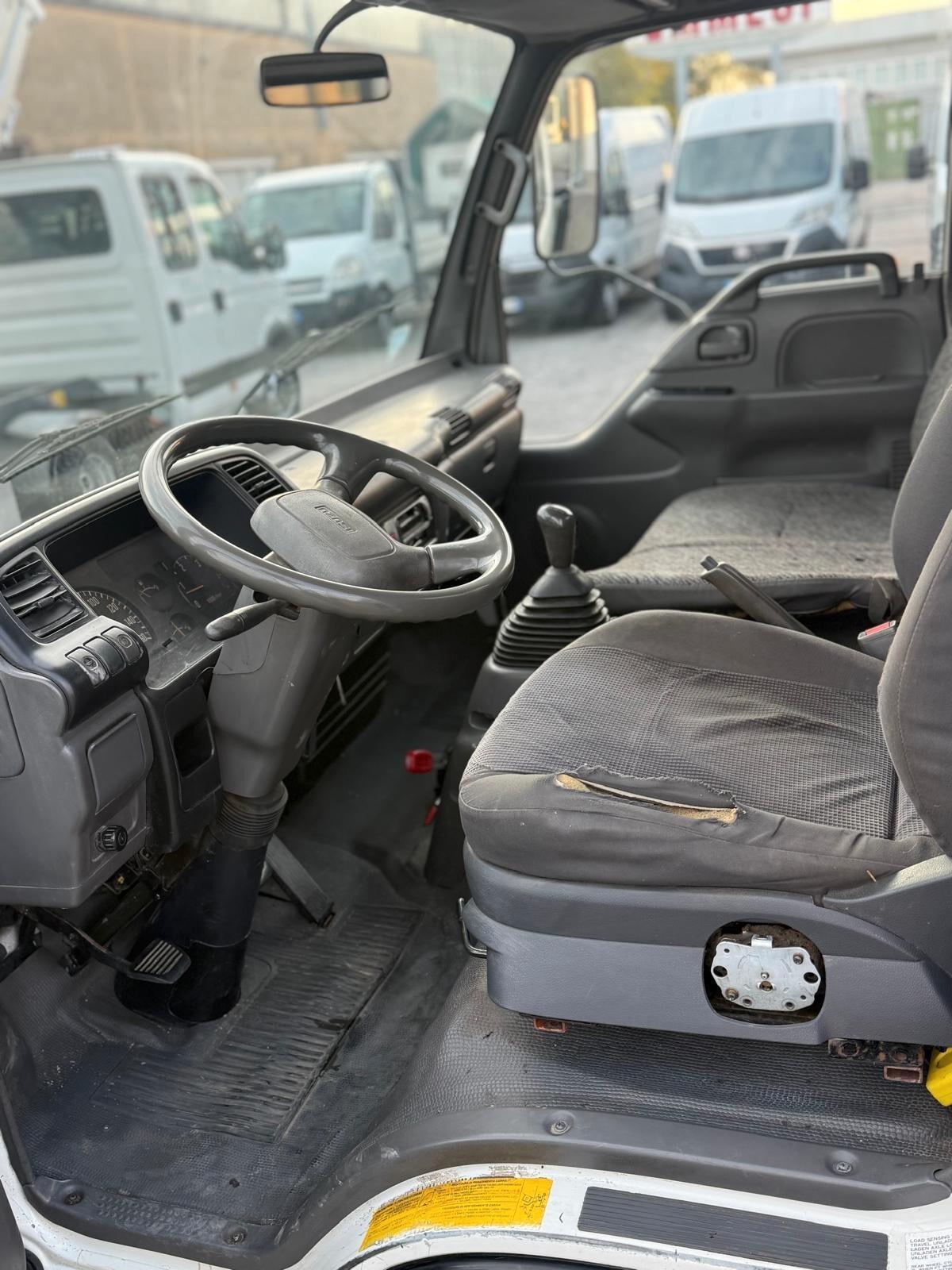 ISUZU NPR69L CON GRU BONFIGLIOLI