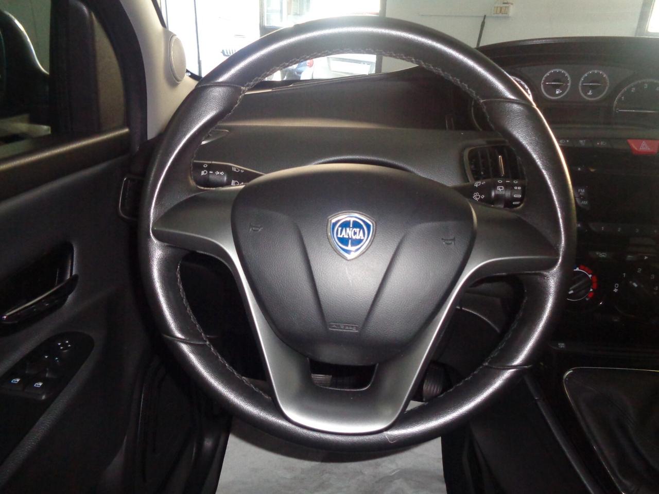 Lancia Ypsilon 1.2 69 CV 5 porte Gold (Finanziabile)
