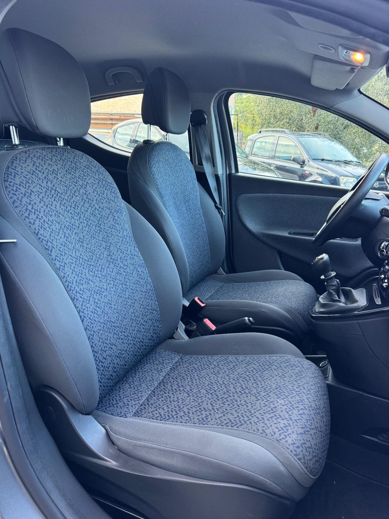 Ypsilon 1.0 FireFly 5 porte S&S Hybrid Silver