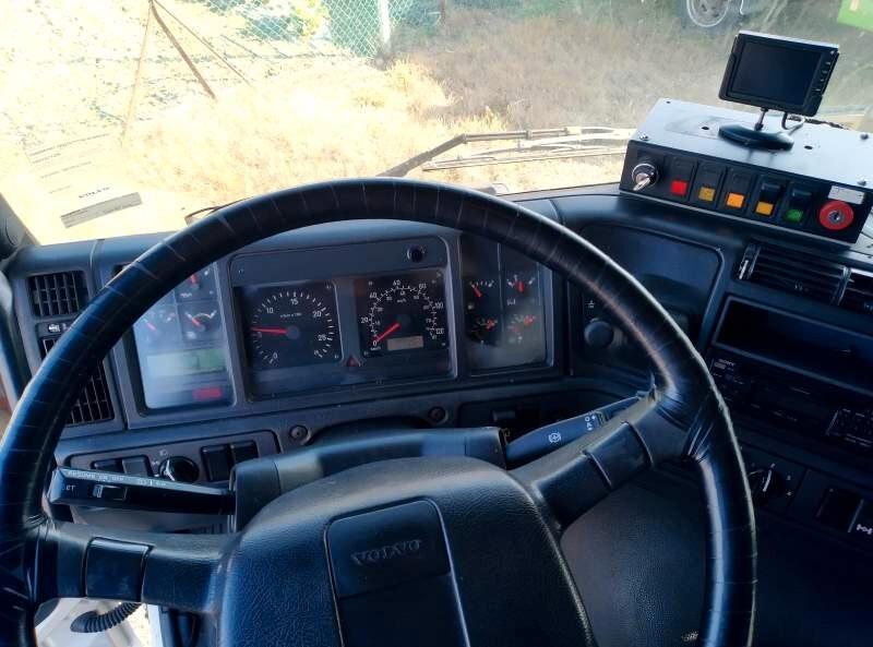 VOLVO FM7 290 R 4X2 COMPATTATORE CON CARICO POSTERIORE