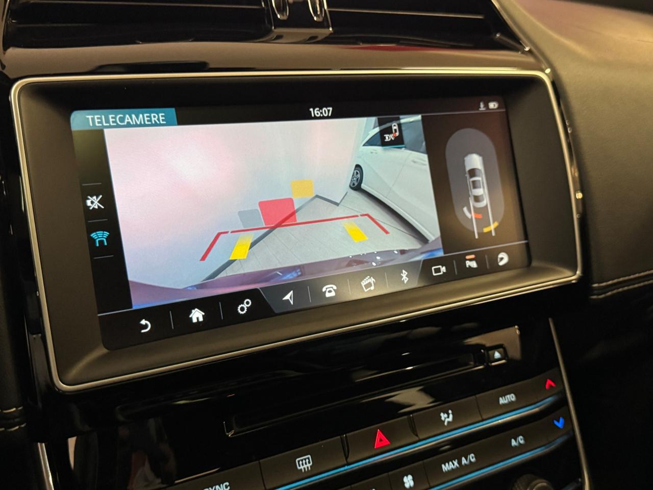 Jaguar XE 2.0 D Turbo 180 CV AWD aut. Portfolio Tetto Garantita