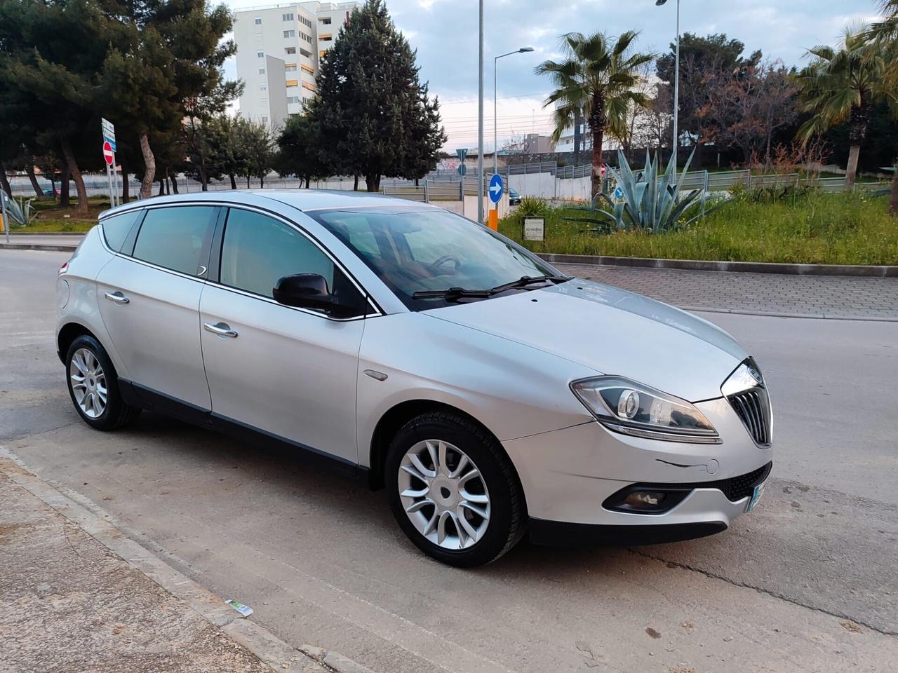 Lancia Delta 1.6 MJT DPF 2011!!