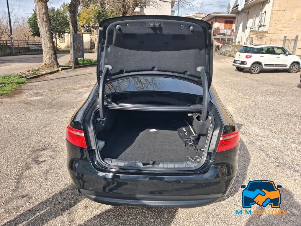 Jaguar XF Berlina XF 2.0d i4 Pure Business edition 163cv auto my18