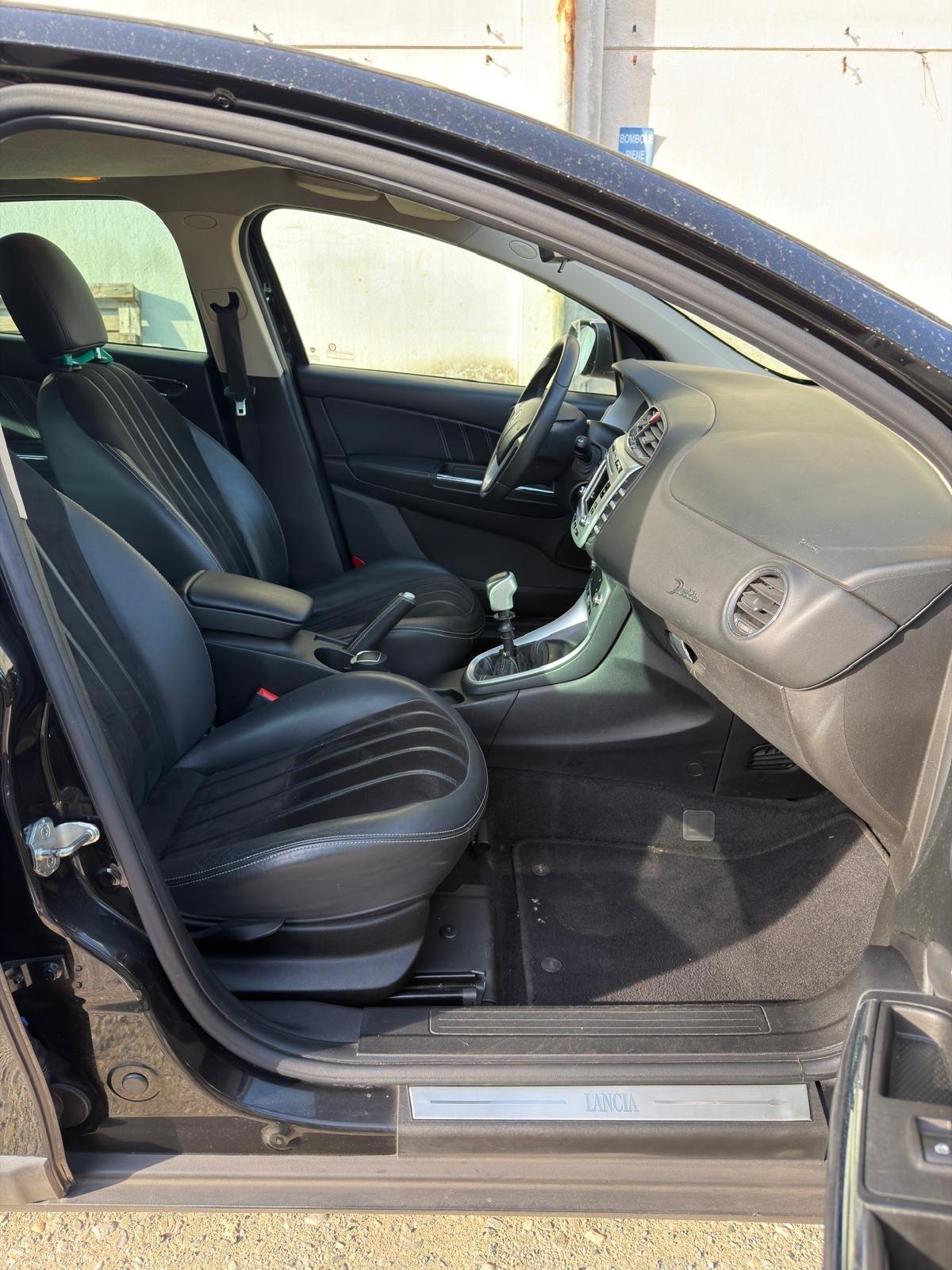 Lancia Delta 1.6 MJT DPF Platino