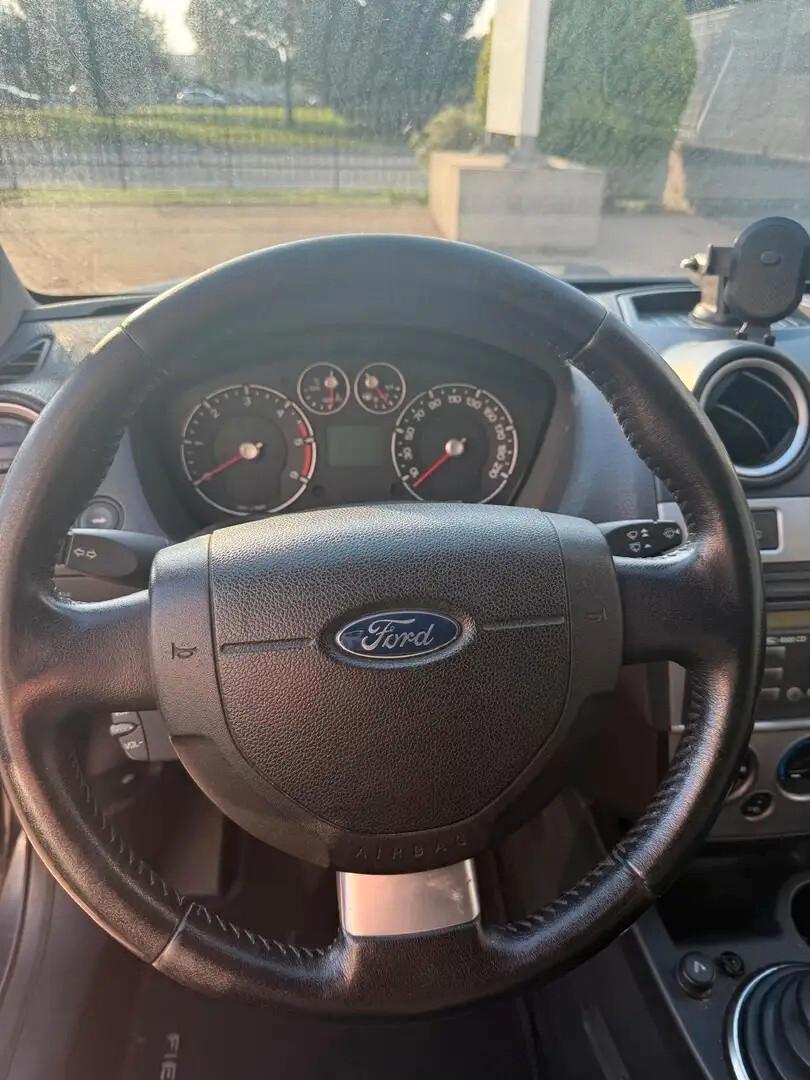 Ford Fiesta 1.4 TDCi 5p. Ghia