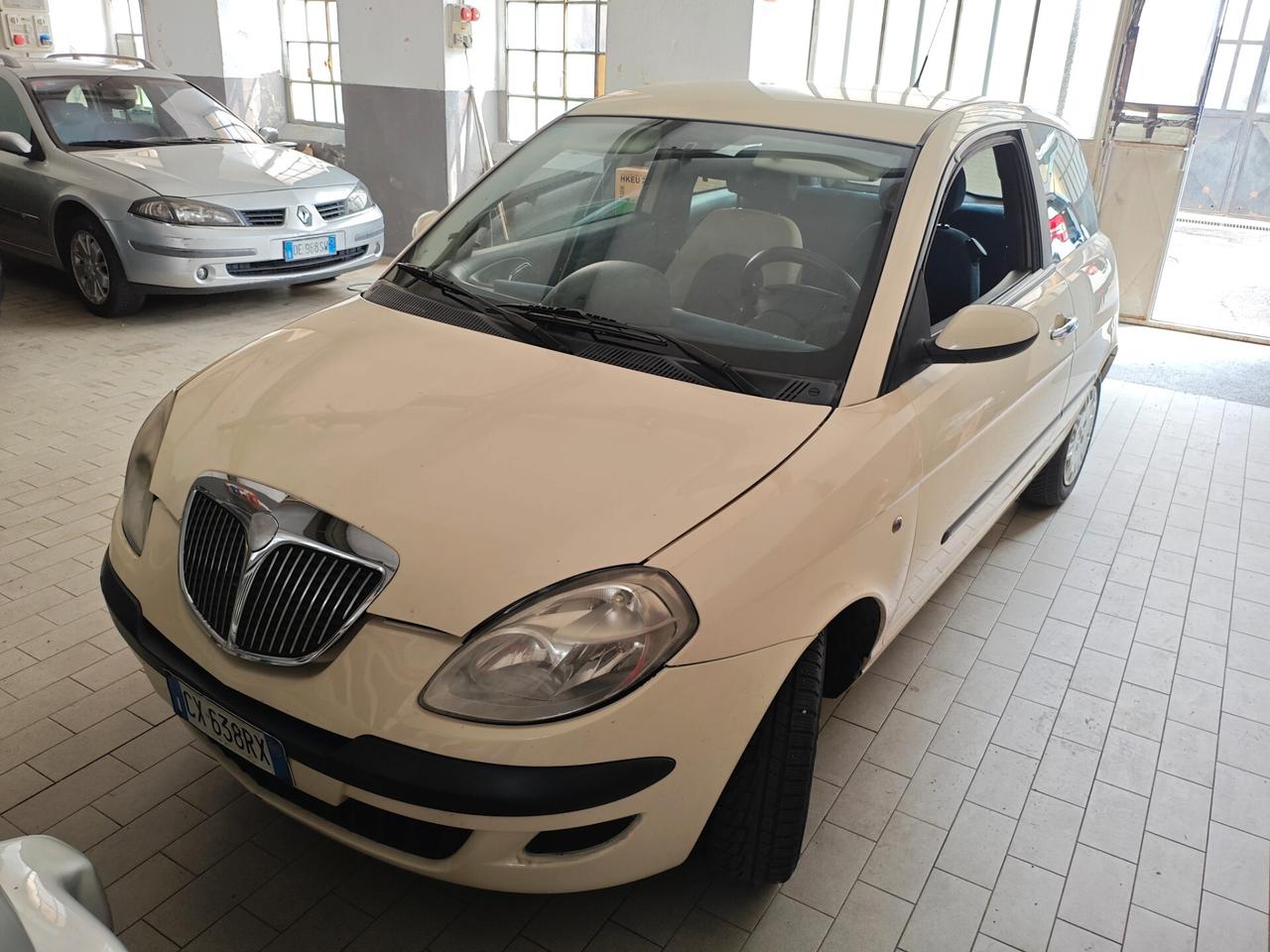 Lancia Ypsilon 1.2 16V Argento