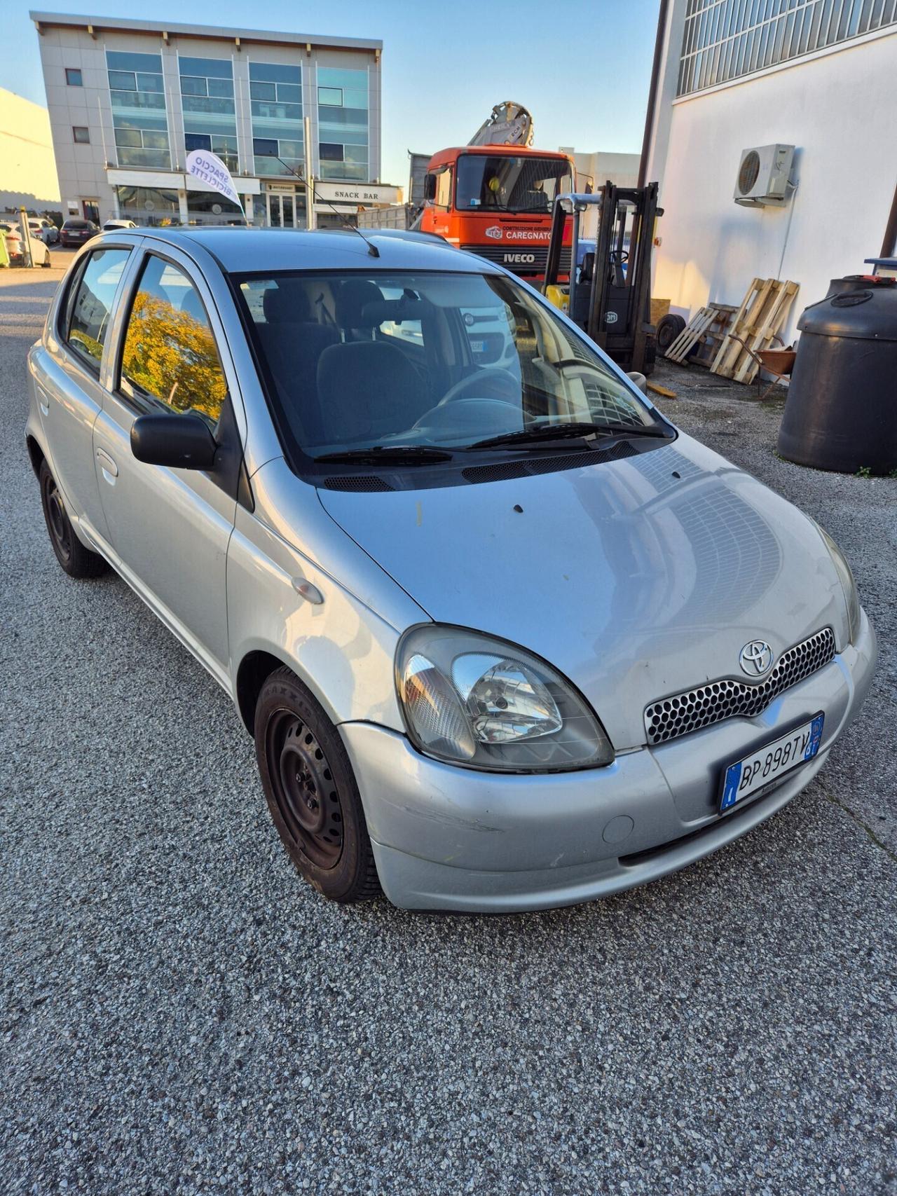 Toyota Yaris 1.0i 16V cat 5 porte