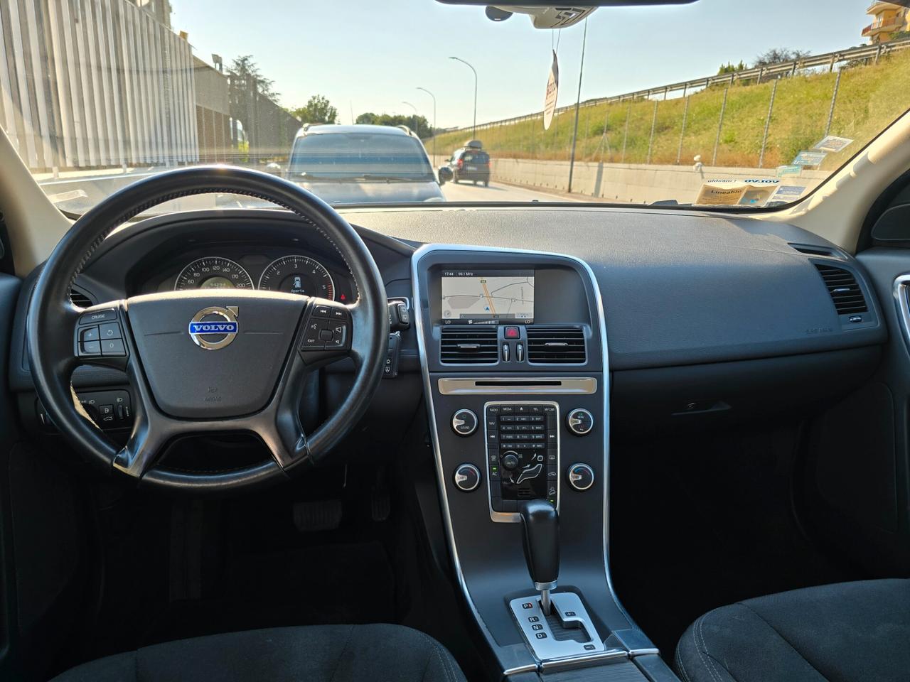 Volvo XC 60 XC60 D5 AWD Geartronic R-design