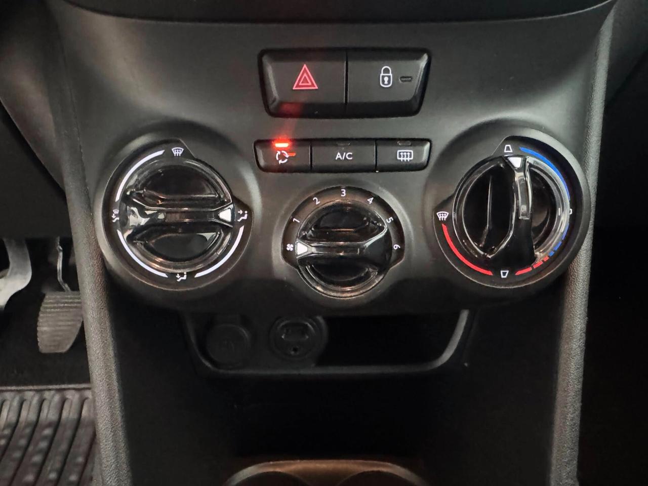 Peugeot 208 1.4 HDi 68 CV 5 porte Business