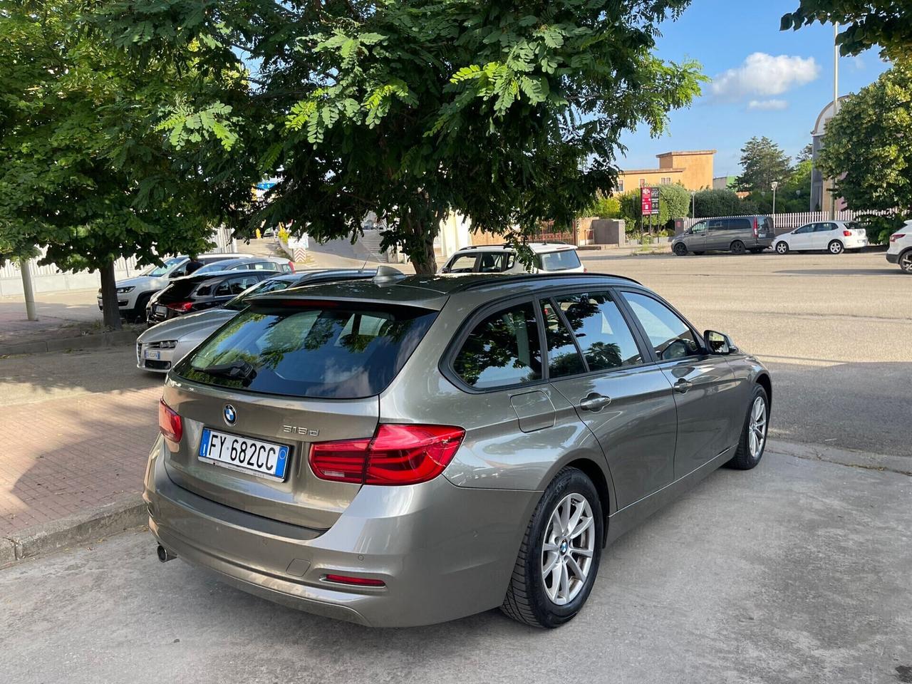 Bmw 318d KM. 121.000 7/2019 AUTOM. Touring Business Advantage