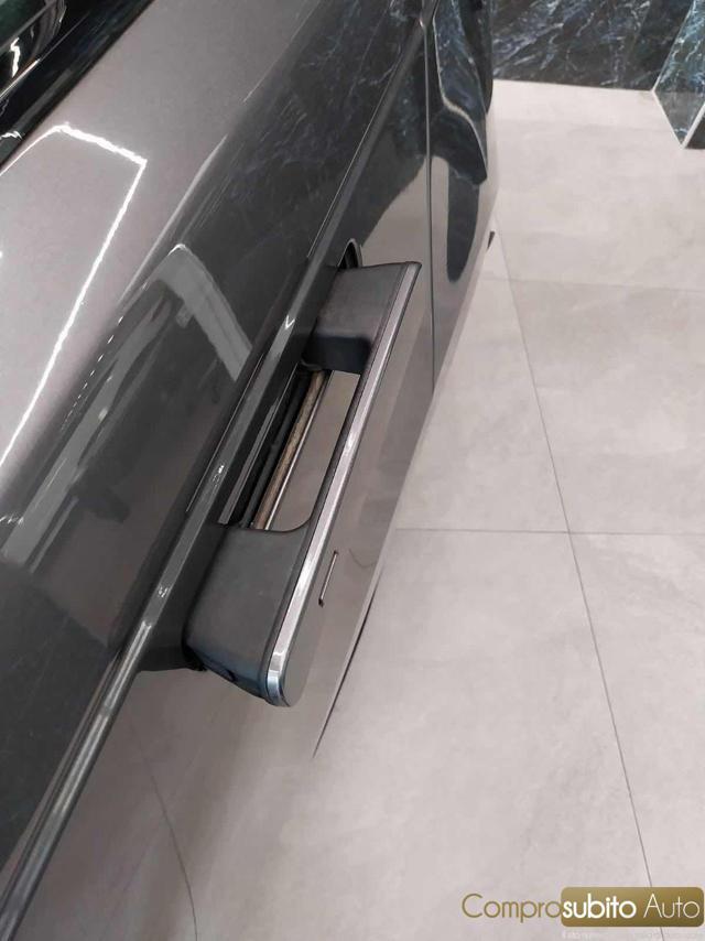 LAND ROVER Range Rover Velar 2.0D I4 180 CV R-Dynamic