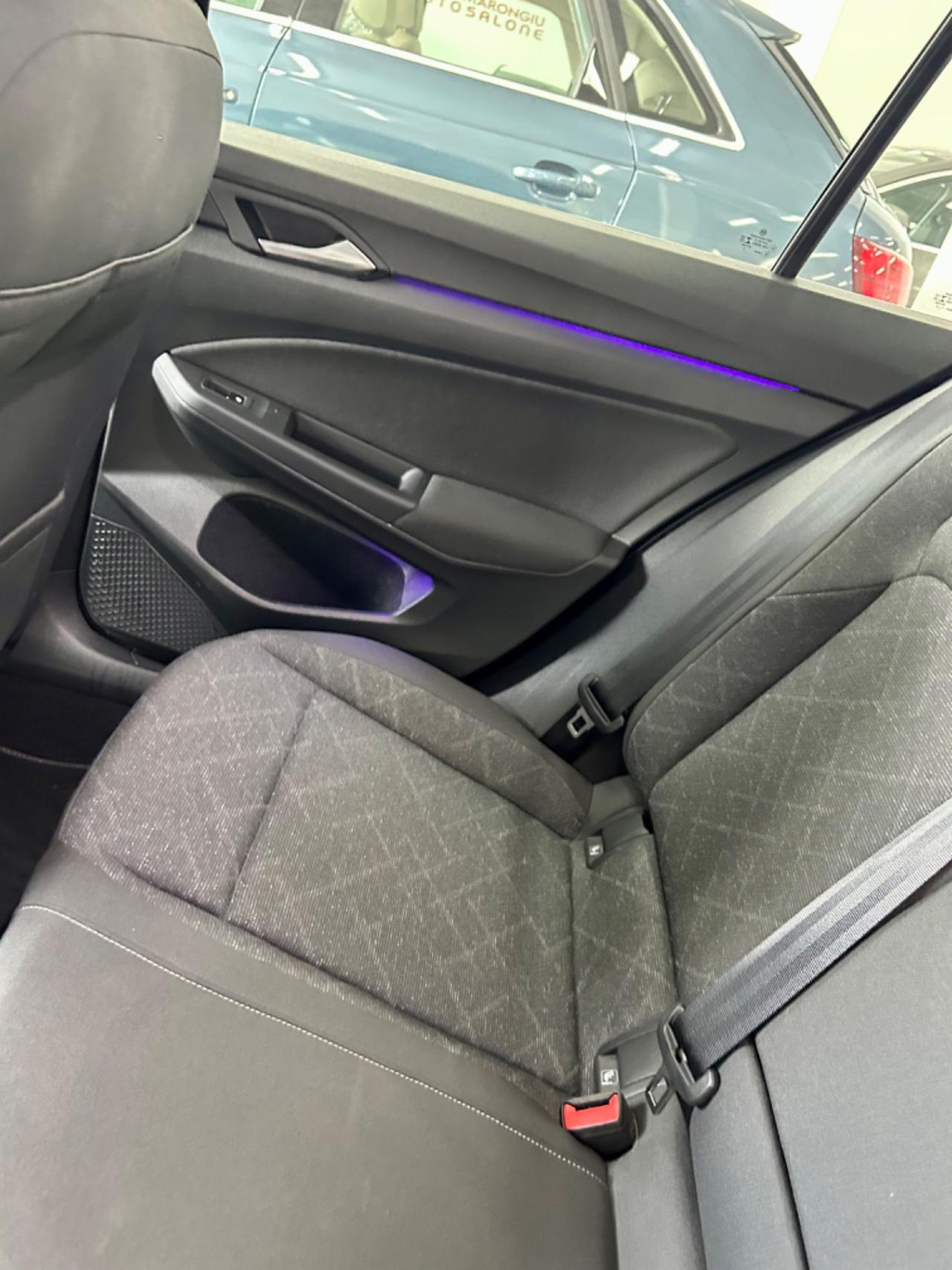 VW GOLF 8 2.0 DSG SCR finanziabile