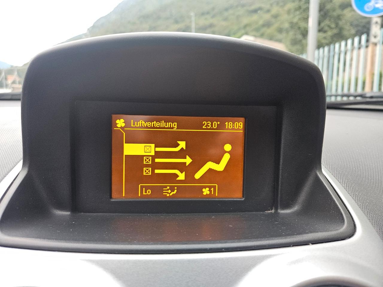 Opel Corsa 1.2 5 porte Elective