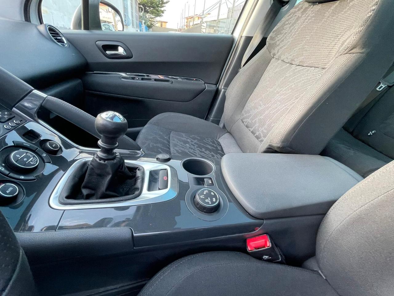 Peugeot 3008 2.0 HDi 150CV Business