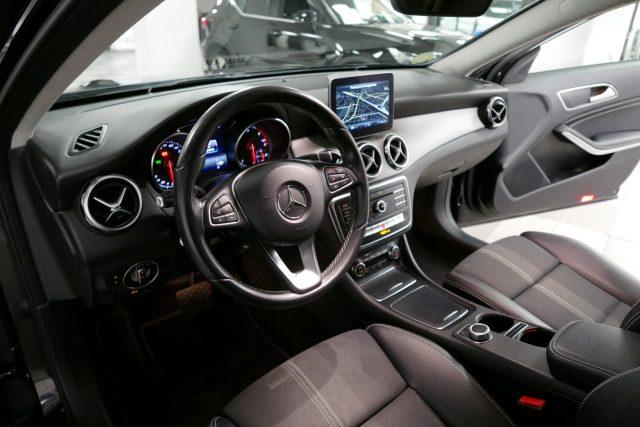 MERCEDES-BENZ GLA 200 d Automatic Sport