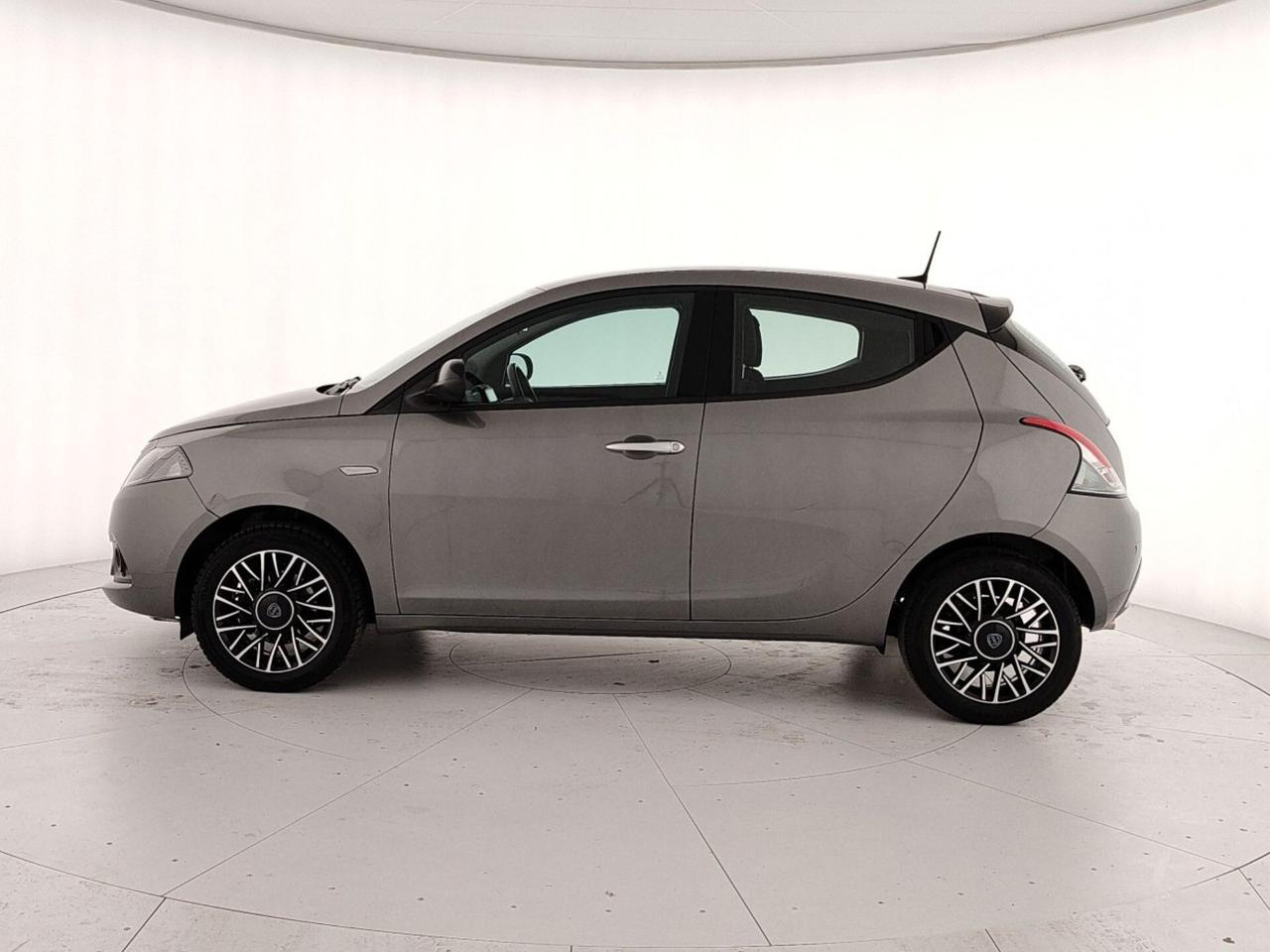 Lancia Ypsilon 1.0 FireFly 5 porte S&S Hybrid Platino
