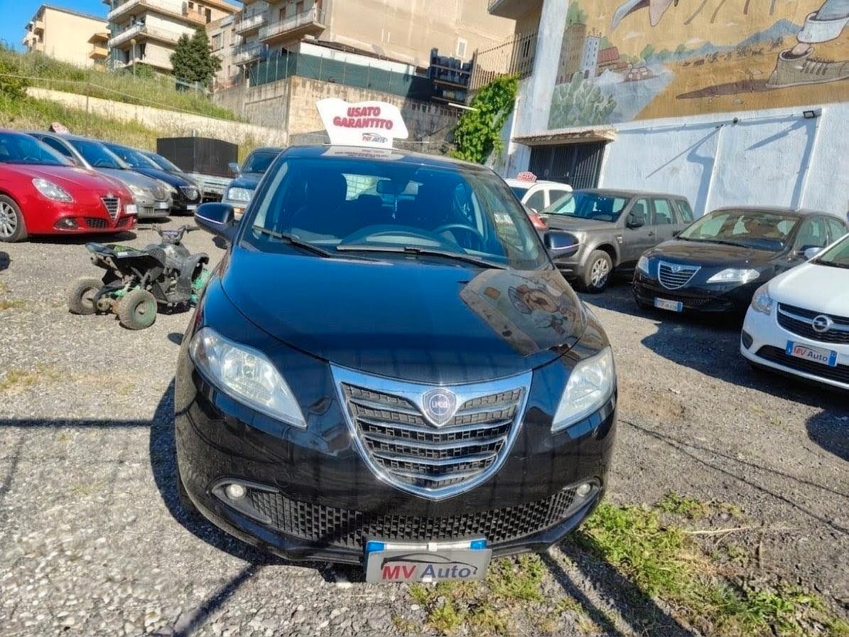 Lancia Ypsilon 1.2 69 CV 5 porte S&S Platinum