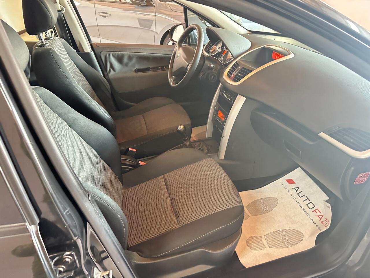 Peugeot 207 1.4 HDi 70CV 5p. X Line Business