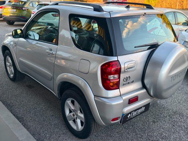 TOYOTA RAV 4 RAV4 2.0 Tdi D-4D cat 3 porte Sol