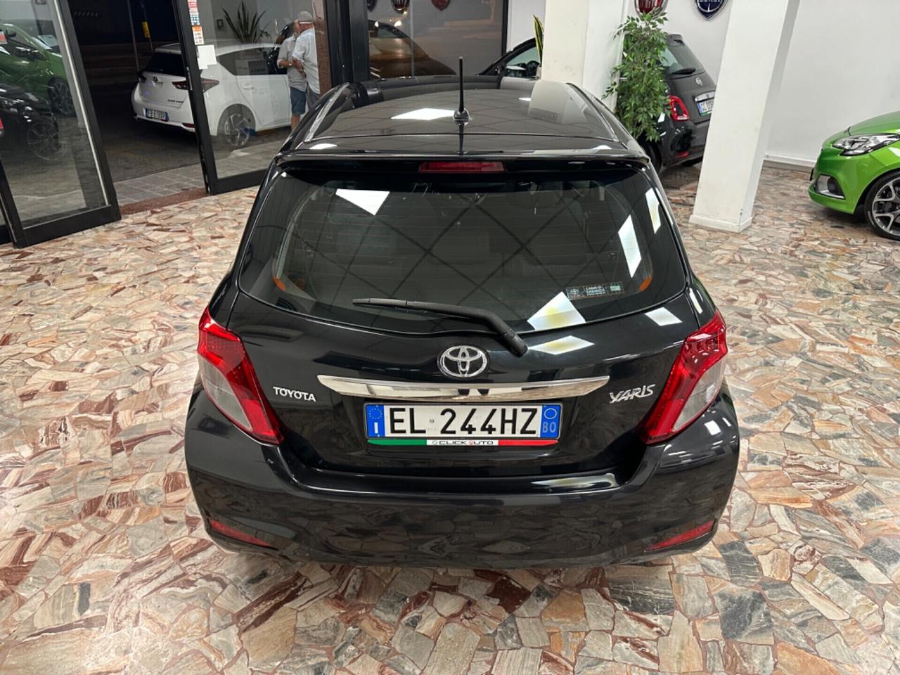 Toyota Yaris 1.3 Lounge CVT Automatica