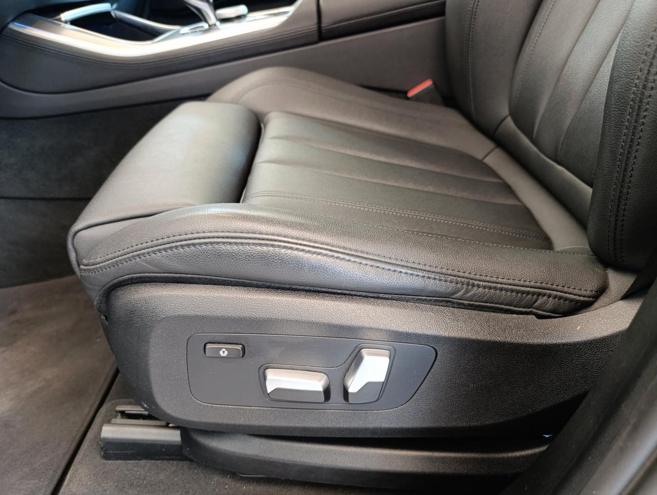 BMW X5 xdrive40d mhev 48V Business auto