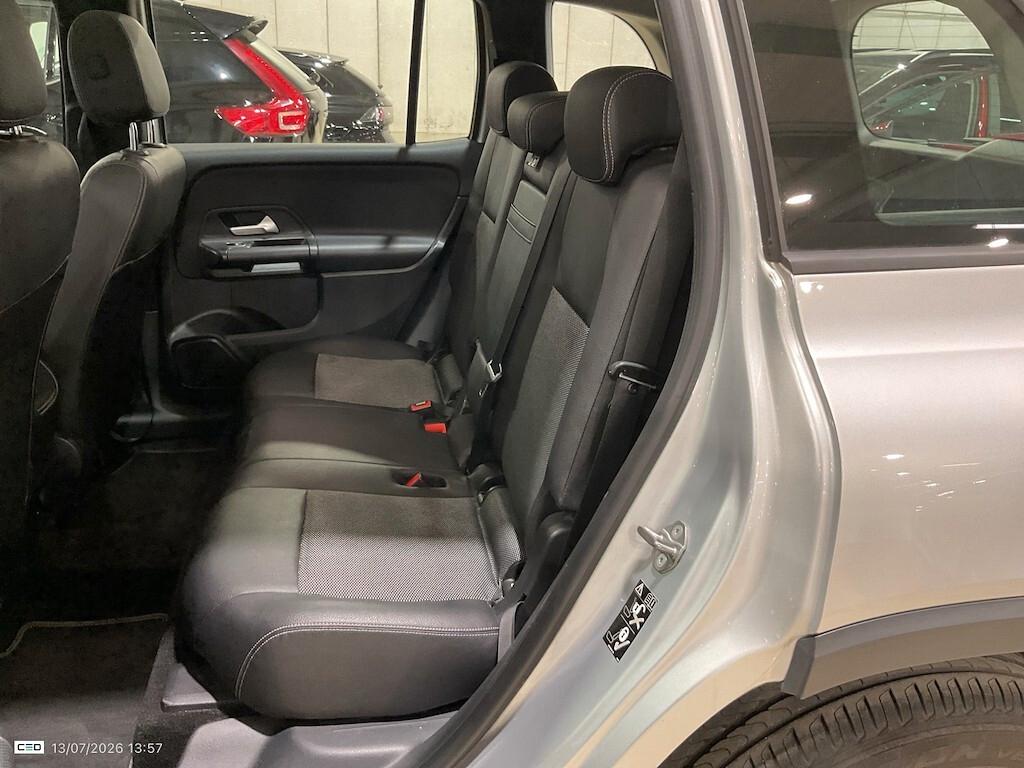 MERCEDES-BENZ GLB 180D 115CV AUTOMATIC BUSINESS SOLUTION ( FARI LED - TETTO APRIBILE - CRUISE - NAVI PREMIUM - PARK ASSIST )
