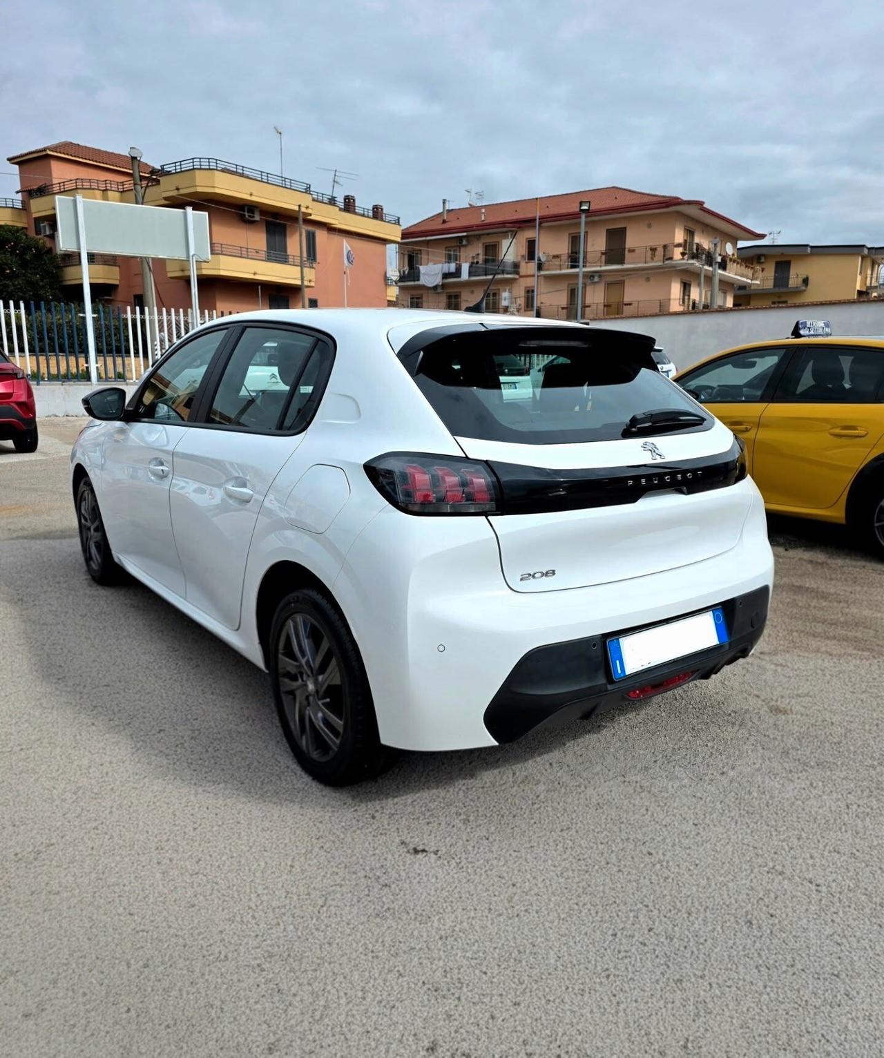 Peugeot 208 1.2 bz 75cv Allure con 74.000