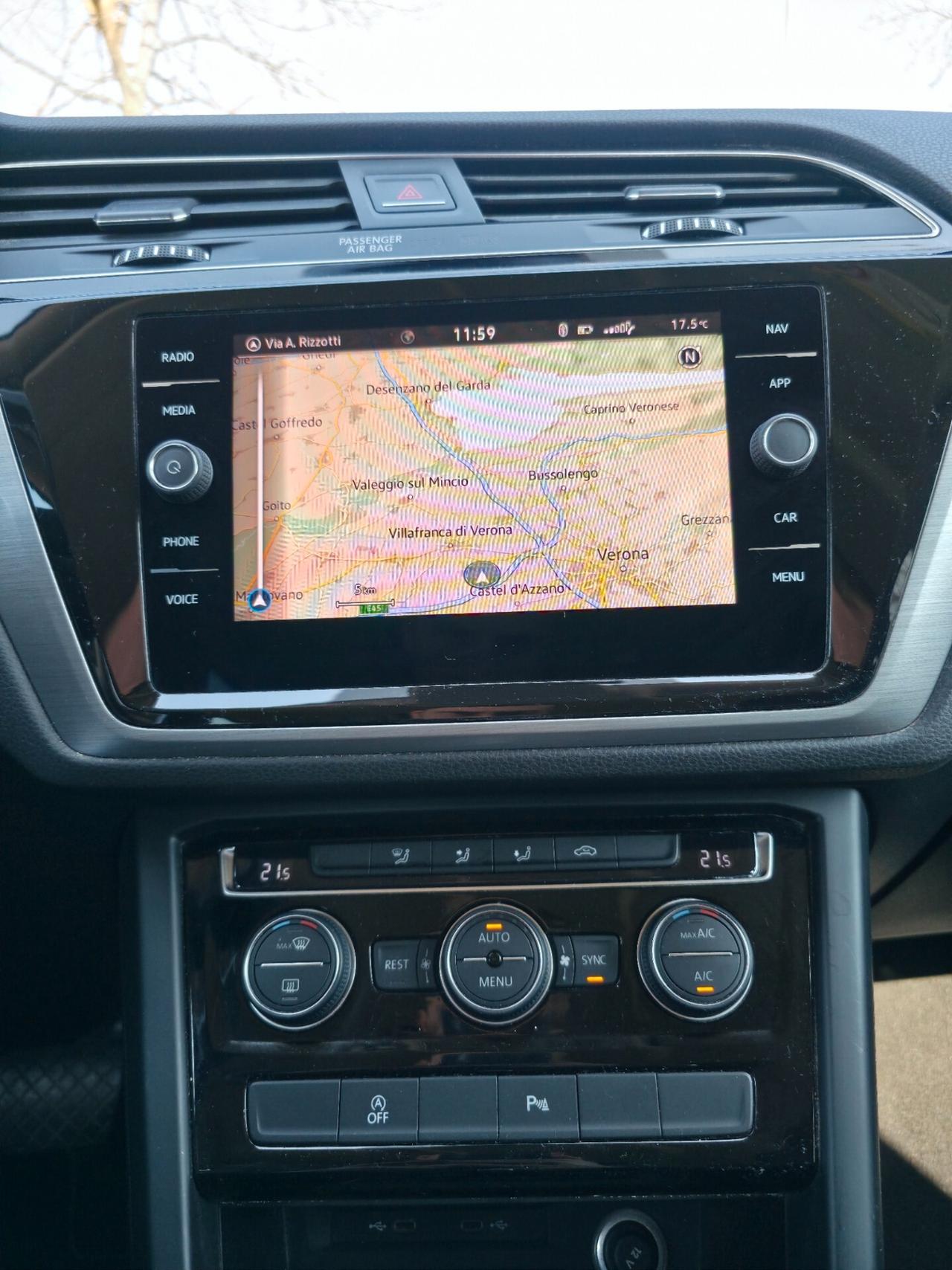 Volkswagen Touran 7 Posti 2.0 TDI 150 CV SCR DSG Executive BlueMotion Tech. TAGLIANDI UFFICIALI