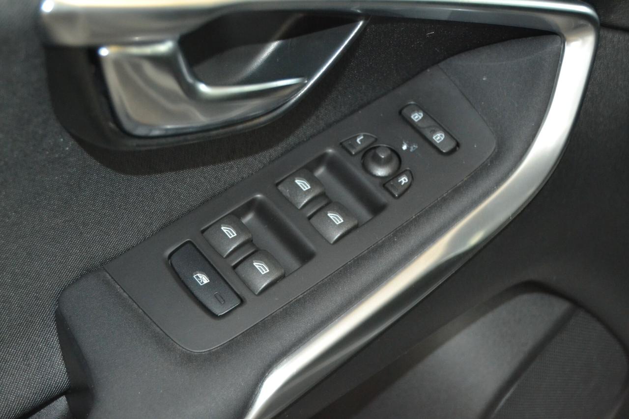 Volvo V40 Cross Country D2 1.6 Powershift Momentum
