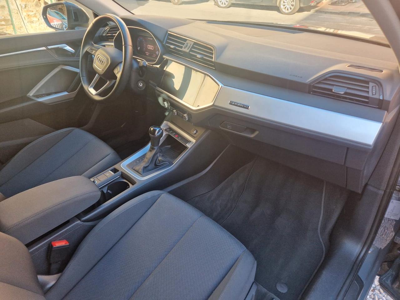 Audi Q3 35 TDI quattro Business Advanced