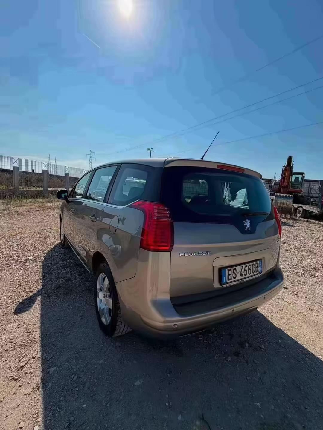 Peugeot 5008 1.6 HDi 115CV Business