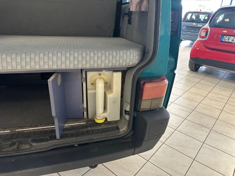 VOLKSWAGEN Transporter 4ª s. Transporter 2.4 D...