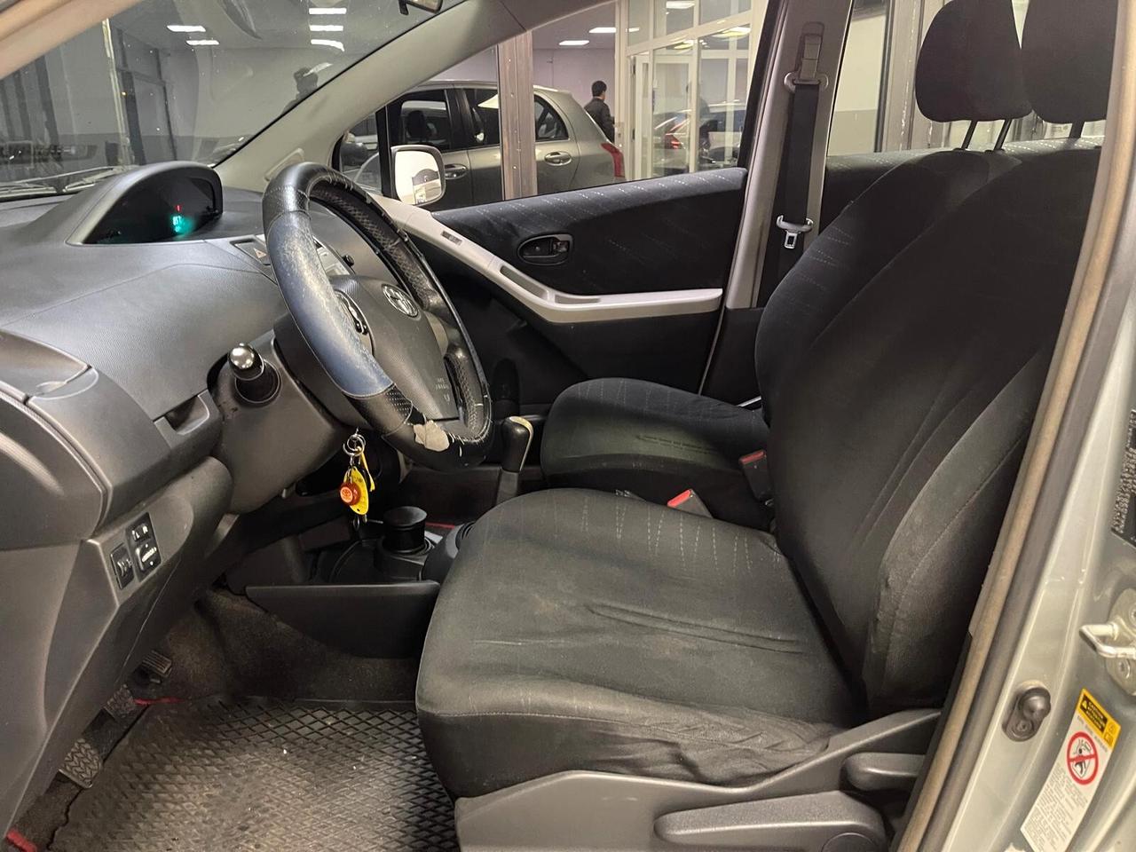 Toyota Yaris 1.0 5 porte Sol