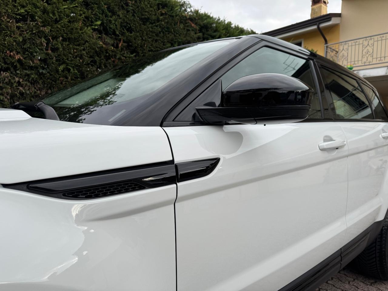 Land Rover Range Evoque 2.0 eD4 5p. SE Black Desing Pack