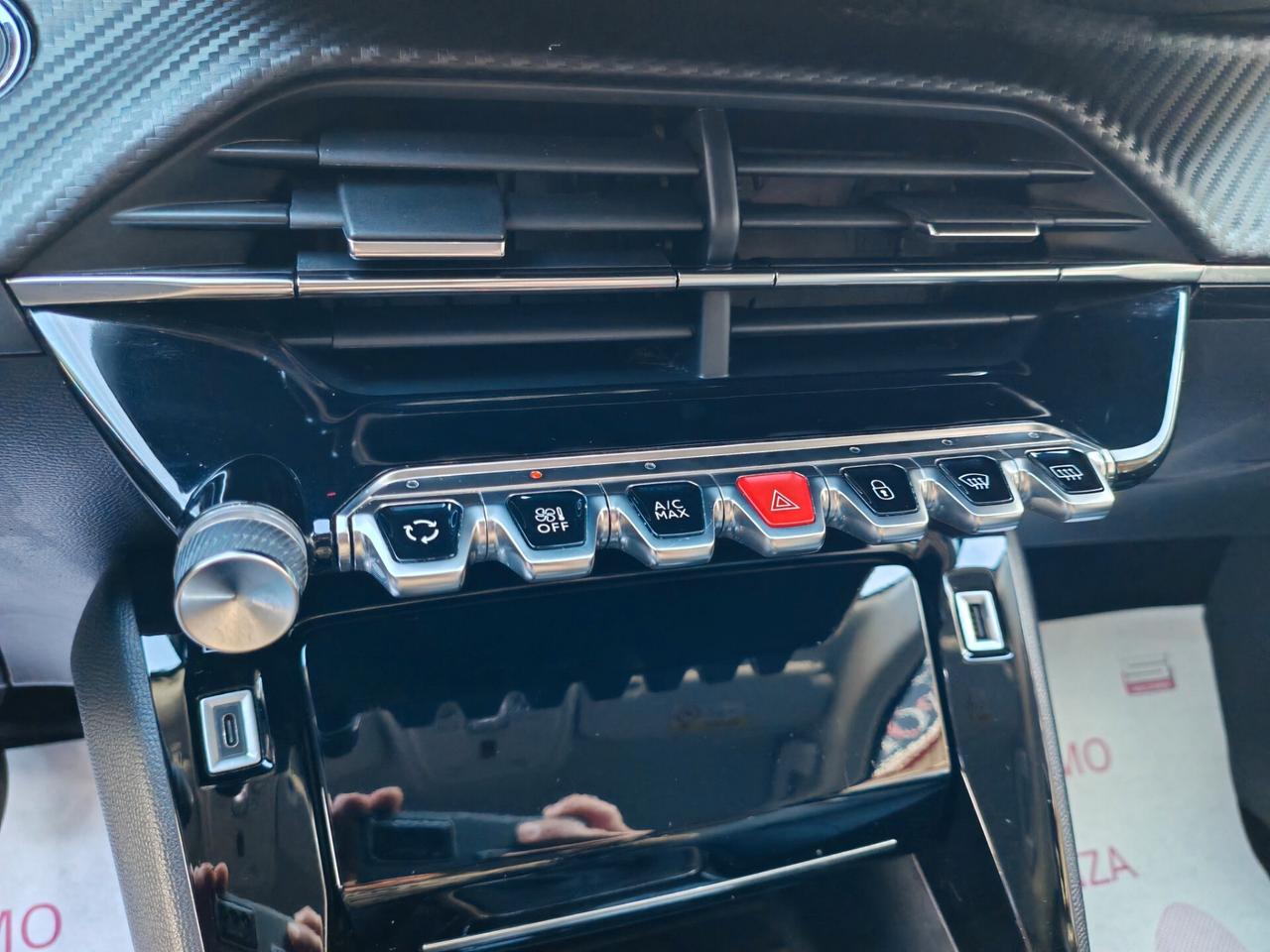 Peugeot 2008 1,5 diesel 12/2021 Cv110