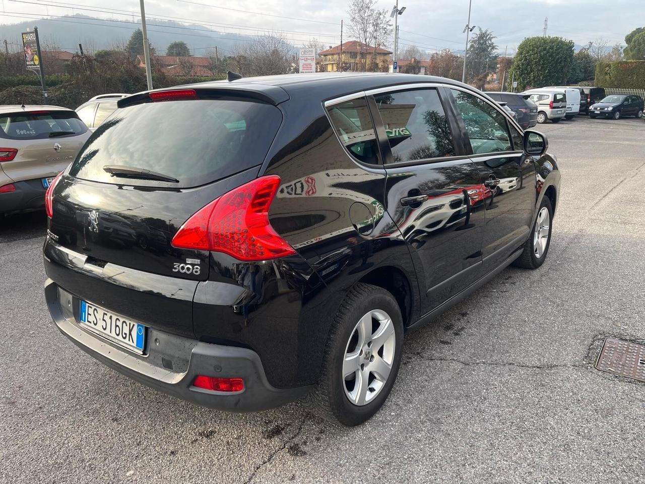 Peugeot 3008 1.6 e-HDi 115CV cambio robotizzato Stop&Start Allure