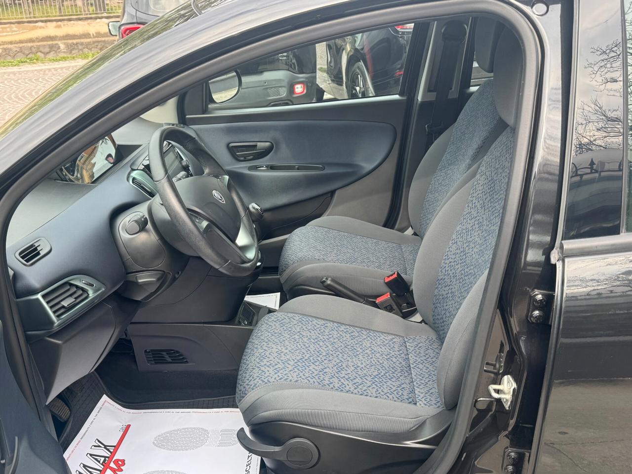 Lancia Ypsilon 1.0 FireFly 5 porte S&S Hybrid Gold Plus