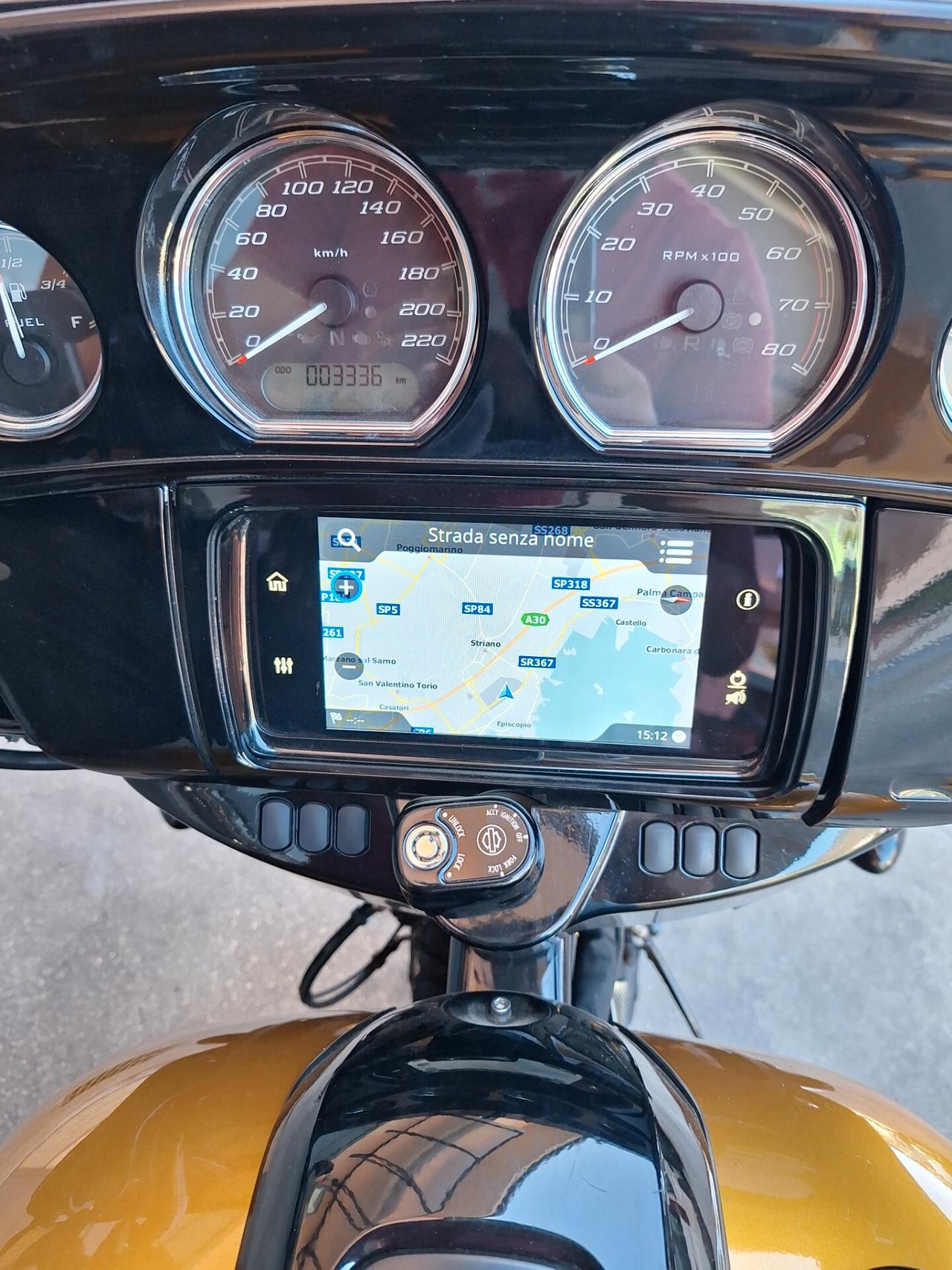 Harley-davidson Touring Street Glide Gold 114