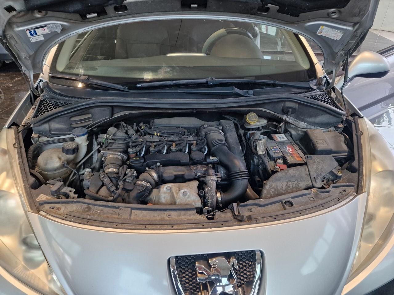 Peugeot 207 1.6 HDi 110CV CC Féline